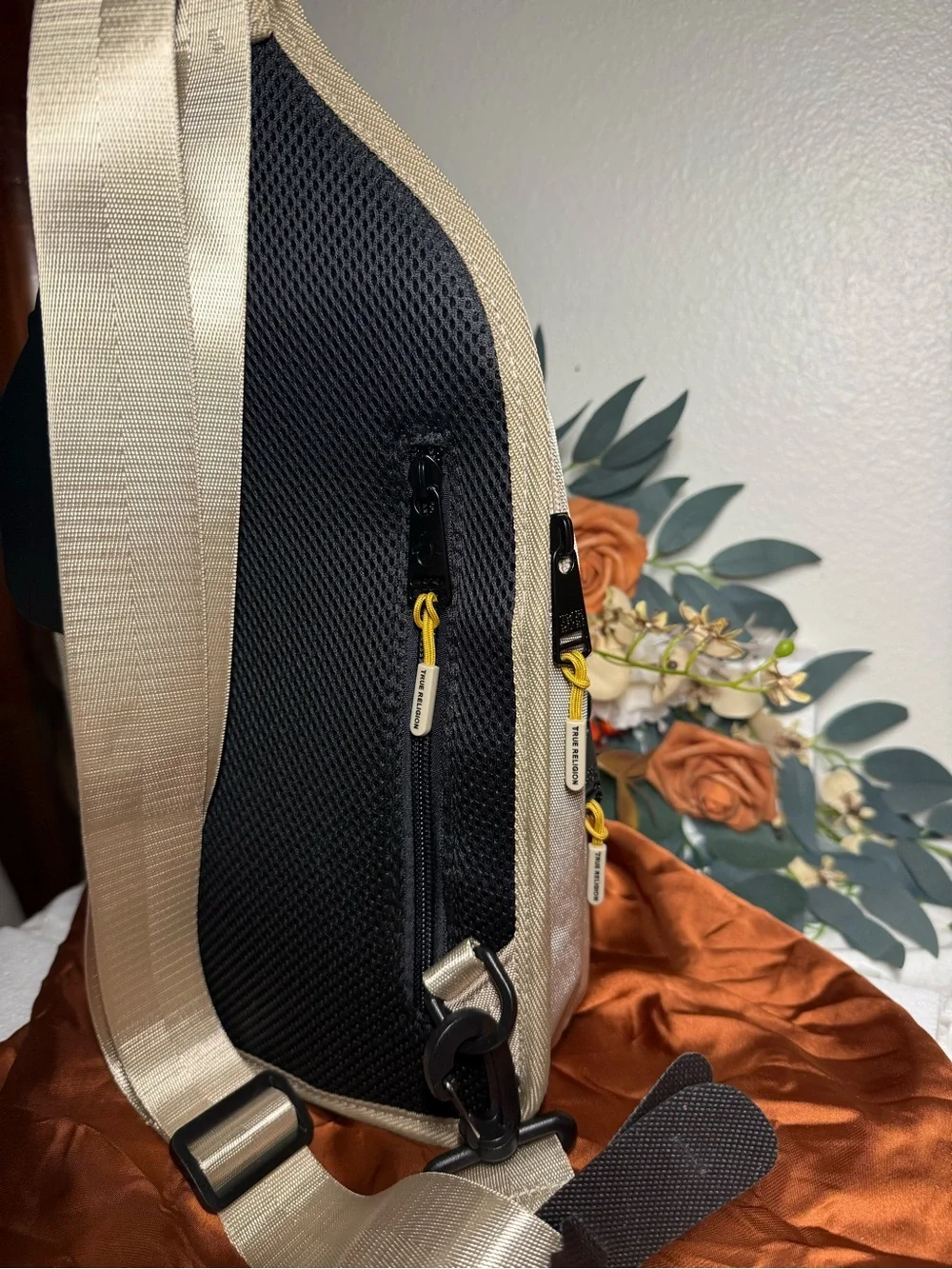 True Religion compact true